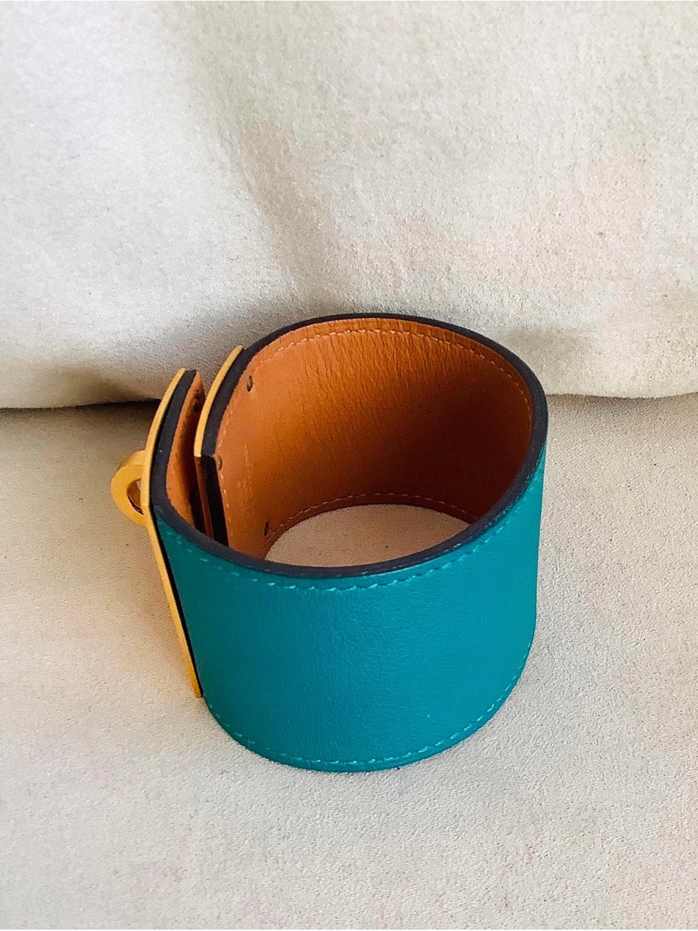 Hermes Turquoise Leather DOG Bracelet with Gold Hardware - Picture 12 of 16